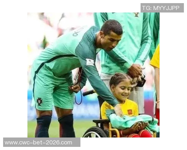 温暖足球世界的情感交融与人性光辉